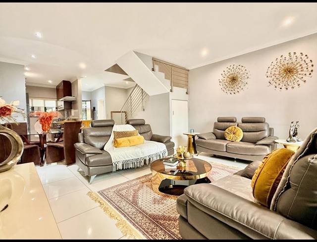 2 BEDROOM DUPLEX FOR SALE IN BRYANSTON EAST